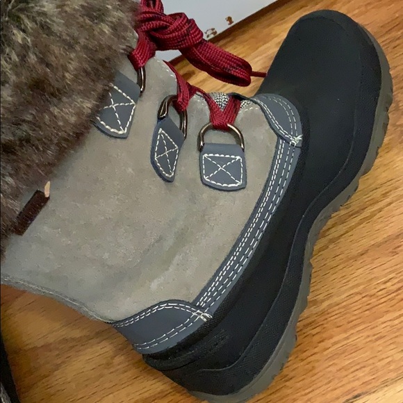 Khombu fur-trimmed snow boots. - Picture 3 of 5